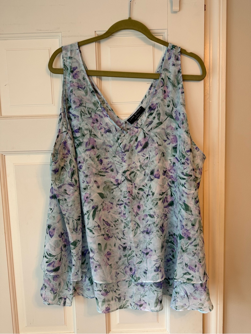 Lane Bryant Floral V-Neck Sleeveless Blouse - Lavender/Green/Aqua NWT